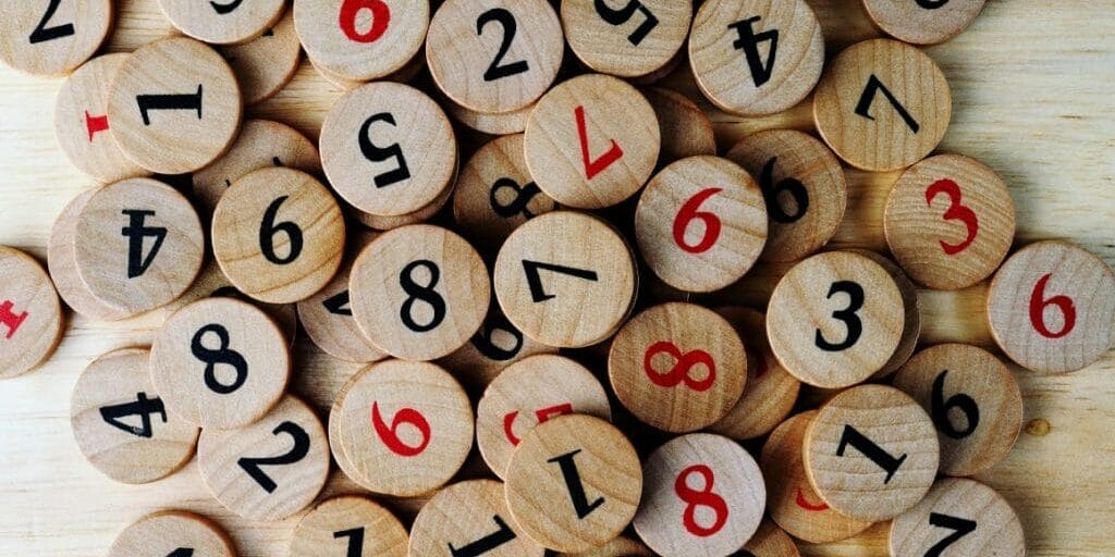Recherche-action-gestion Chiffres en bois